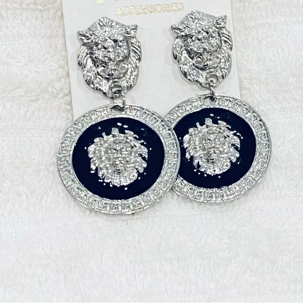 Silver Lion Medusa Earrings - Picture 1 of 2
